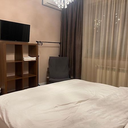 Room In A Private House - 5 Min From Therme And Airport Corbeanca Εξωτερικό φωτογραφία