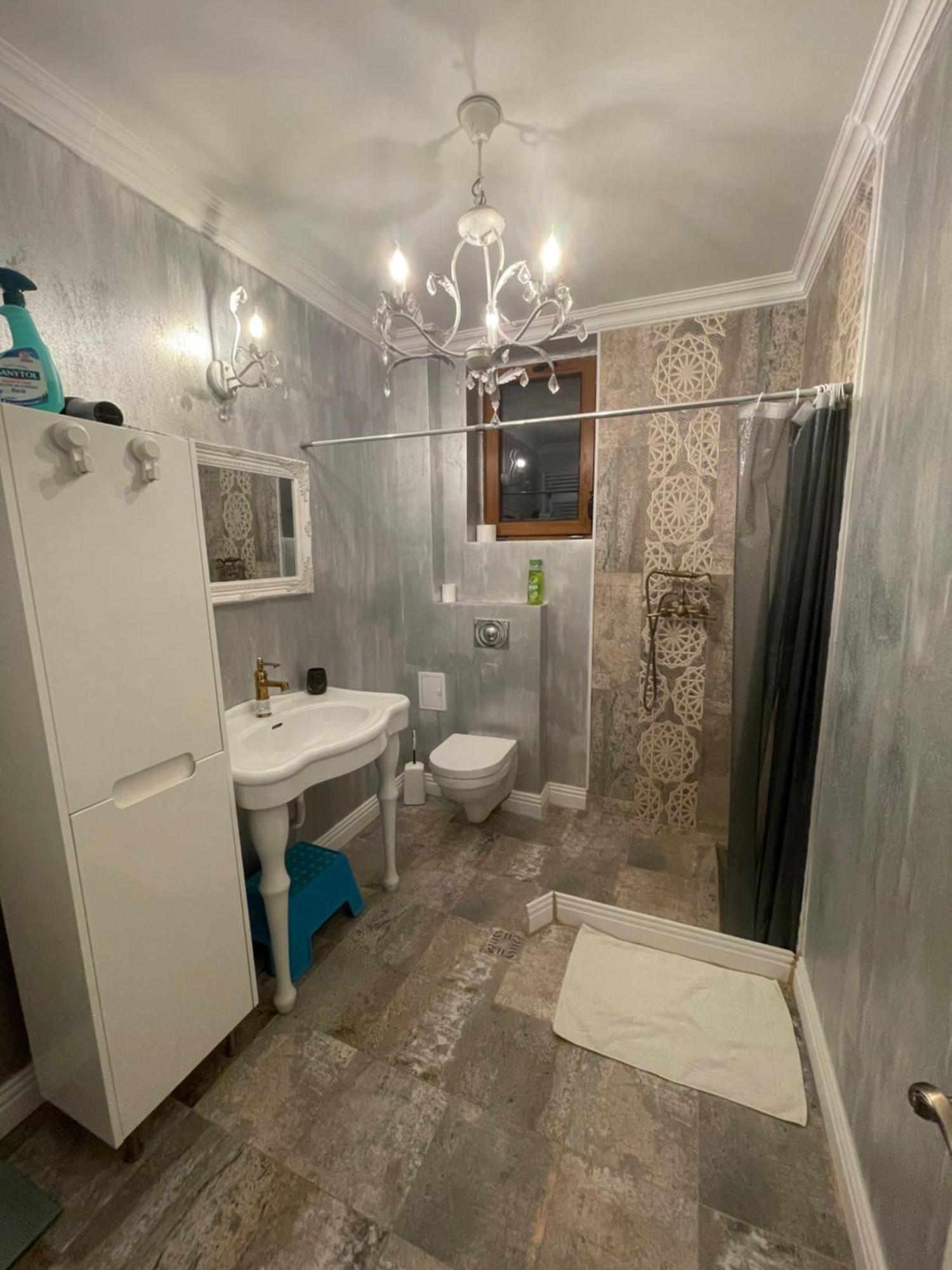 Room In A Private House - 5 Min From Therme And Airport Corbeanca Εξωτερικό φωτογραφία